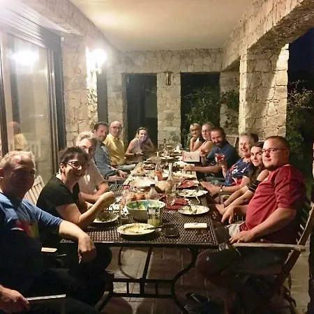 Castelia Guest house