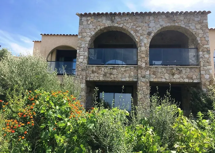 Castelia Lumio (Corsica)